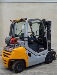 Chariot élévateur gaz STILL RX70-25T - 1