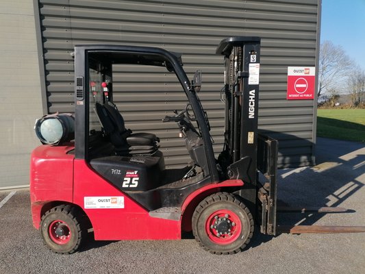 Chariot frontal à gaz Hangcha XF25G-CPYD25-XH3F