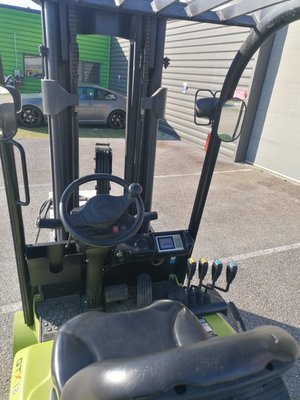 Chariot frontal électrique Clark GTX18