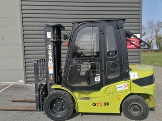 Chariot élévateur diesel Clark GTS30D - 1