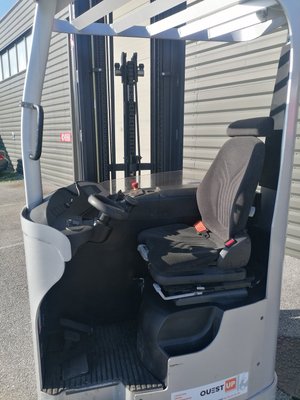 Chariot à mât rétractable STILL FM-X14