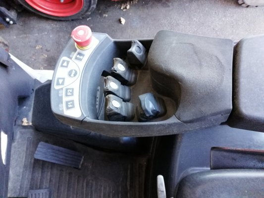 Chariot frontal à gaz STILL RX70-25T