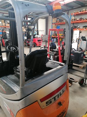 Chariot frontal électrique STILL RX20-18