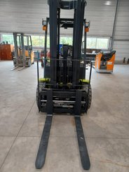 Chariot élévateur gaz Clark S35L - 3