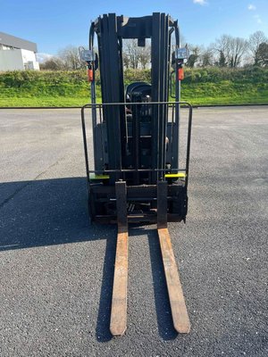 Chariot frontal électrique Clark GTX16