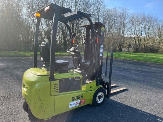 Chariot frontal électrique Clark GTX16