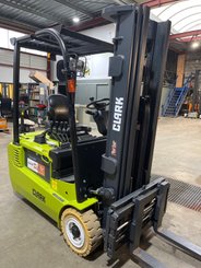 Chariot élévateur électrique Clark GTX18 - 2