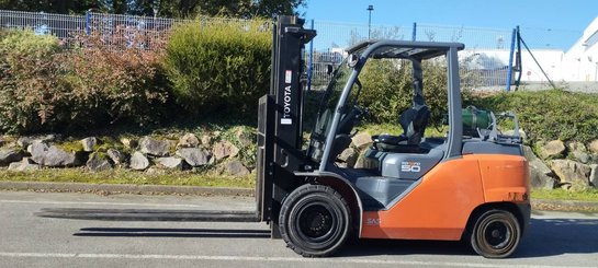 Chariot élévateur gaz Toyota 8FG50N - 1