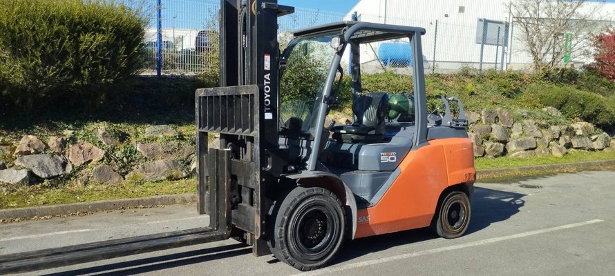 Chariot frontal à gaz Toyota 8FG50N