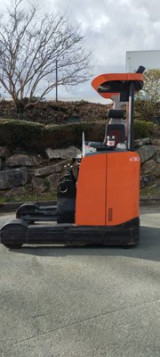 Chariot à mât rétractable BT RRE200