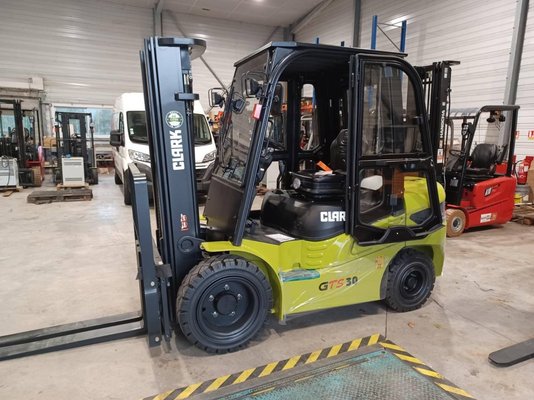 Chariot frontal diesel Clark GTS30D