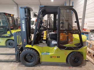 Chariot élévateur diesel Clark GTS30D - 1