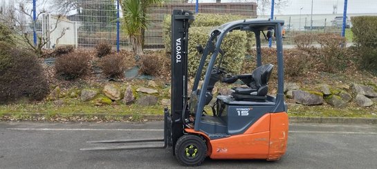 Chariot élévateur électrique Toyota 8FBE15T - 1